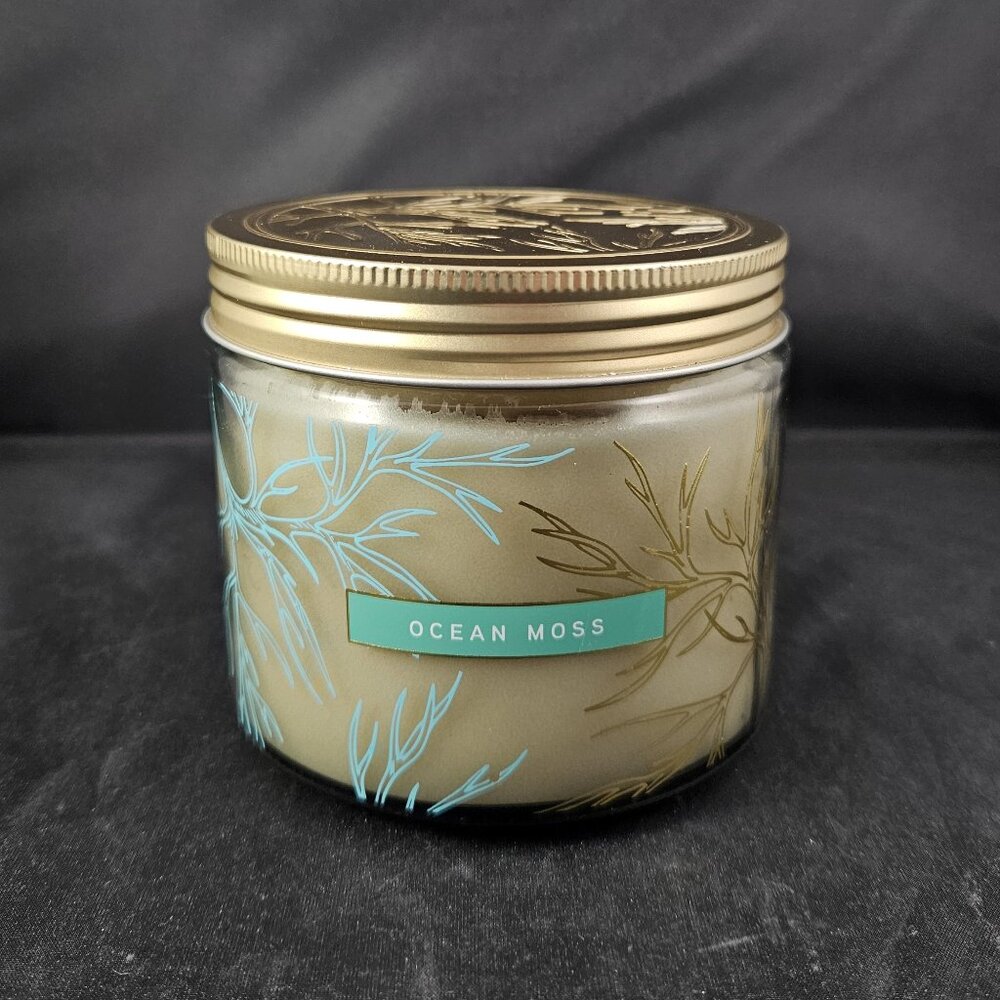 Bellevue Luxury Candles 2 Wick Soy Blend Candle in Ocean Moss 12 oz